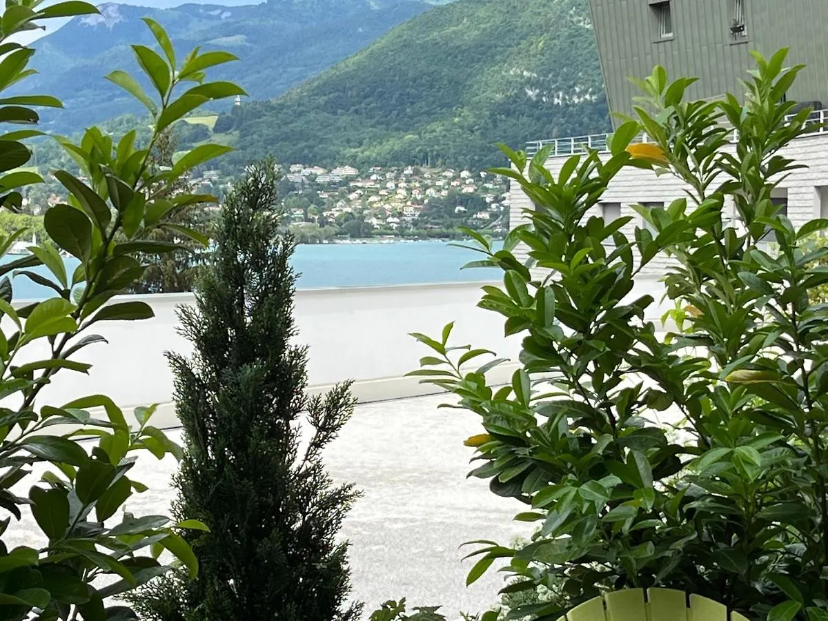 Lake Home آنسي شقة